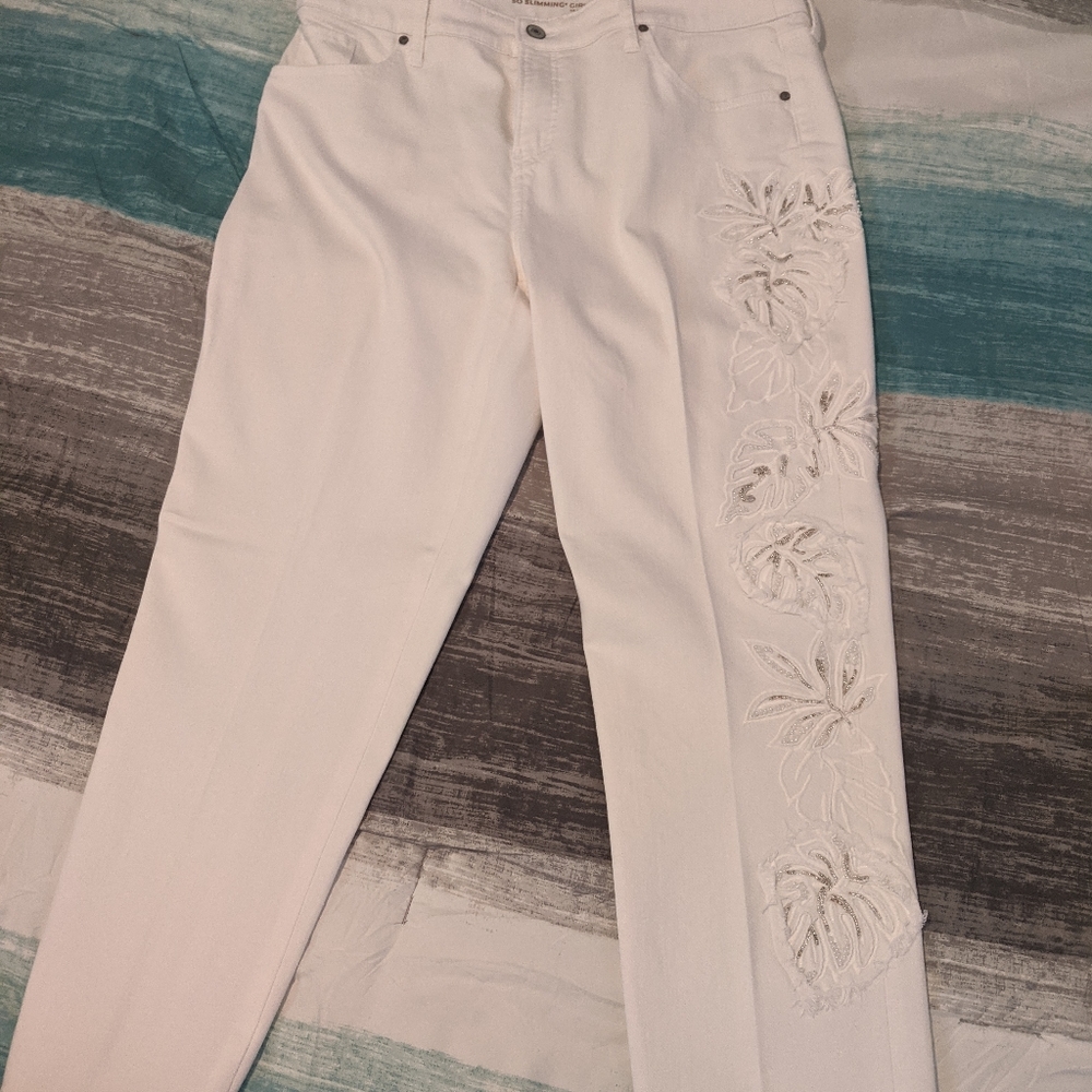 White Capri girlfriend jeans